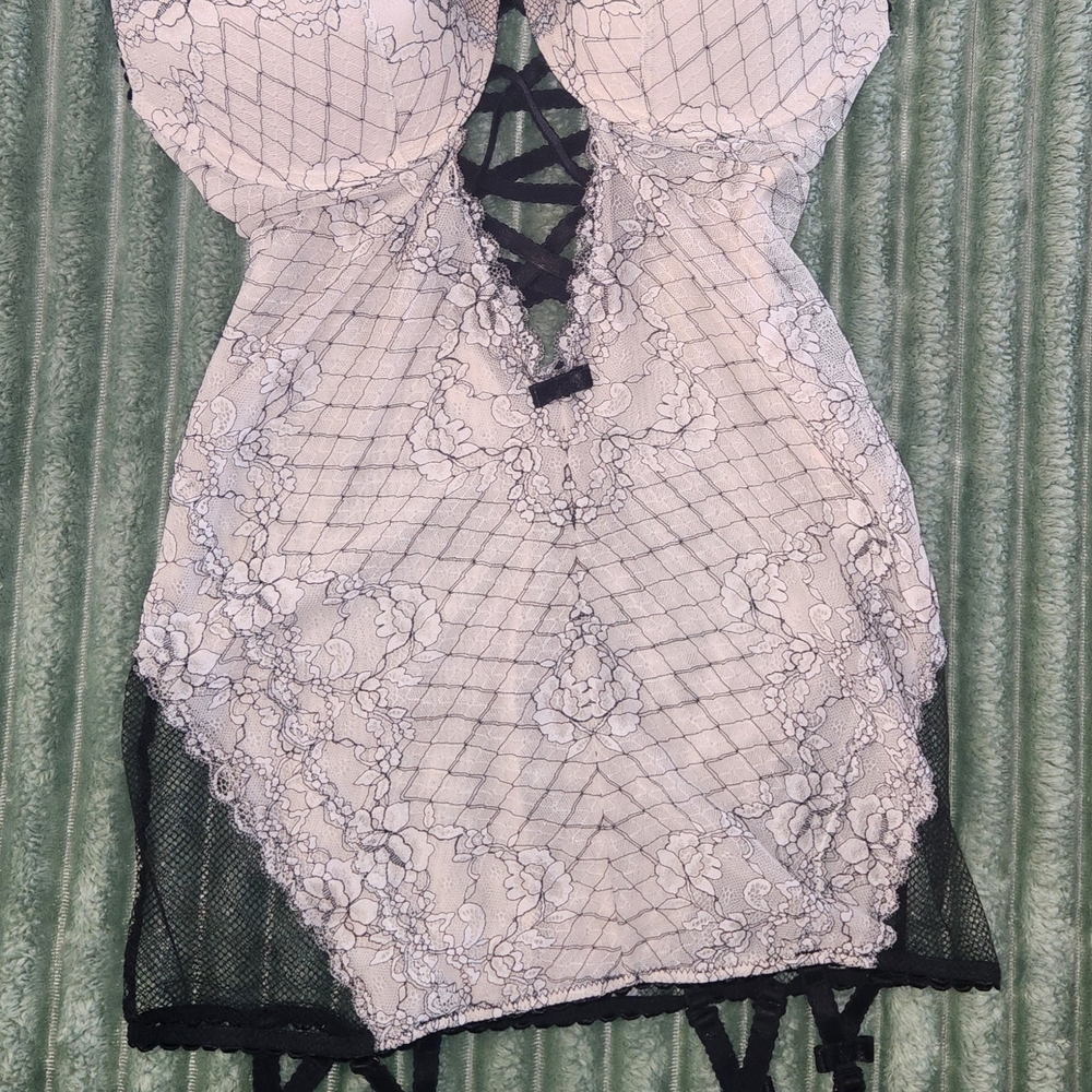 Victoria's Secret Black and Ivory Bustier